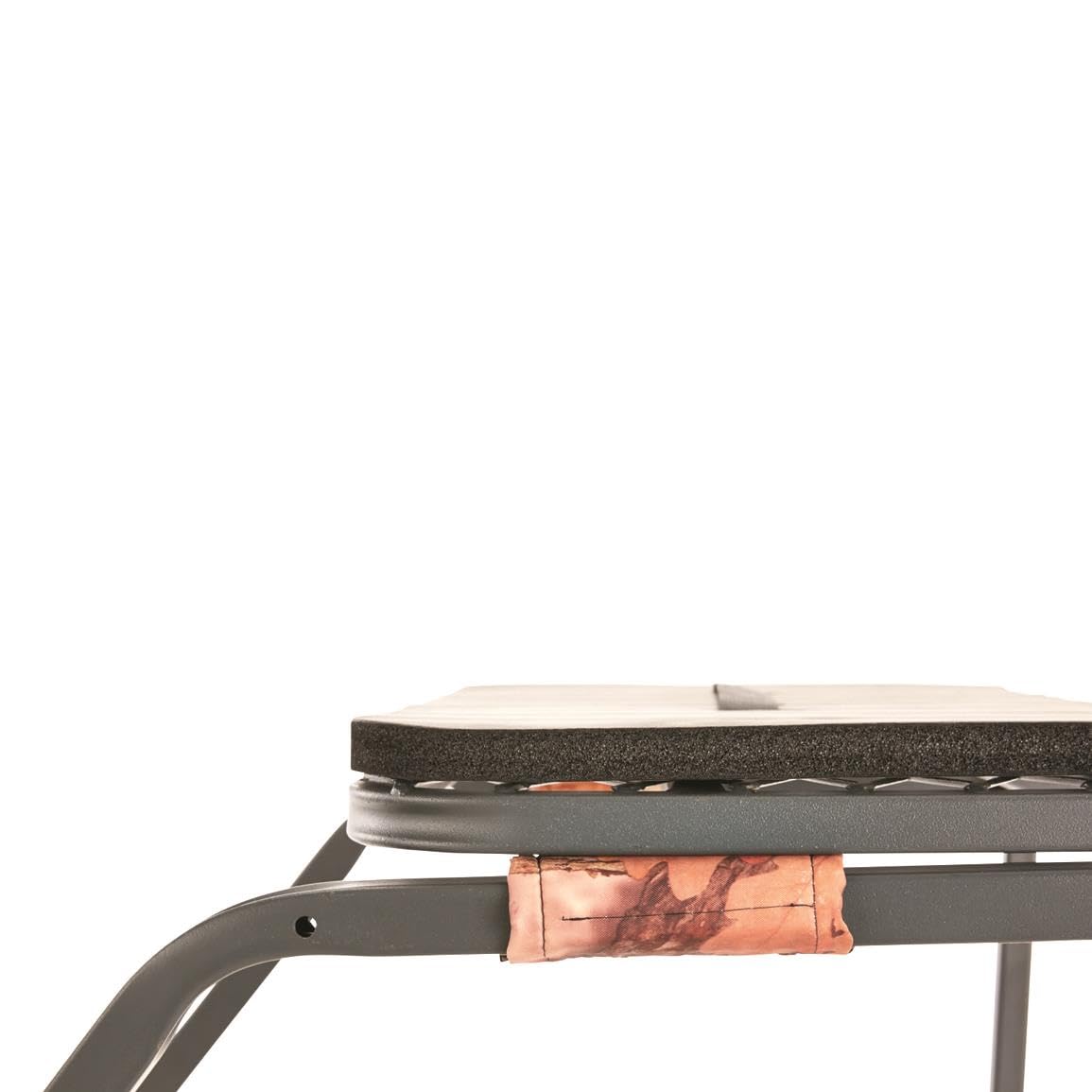 18’ Ladder Tree Stand with Seat and Foot Platform D168978