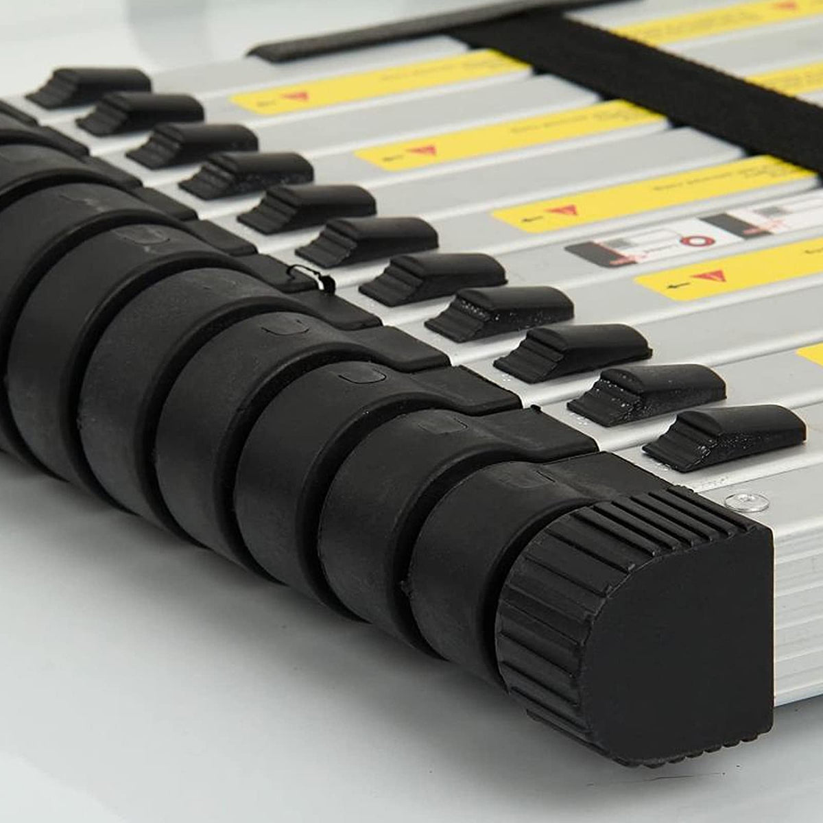 Aluminum Telescopic Extension Ladder 8.5ft-20.3ft Non-Slip A573
