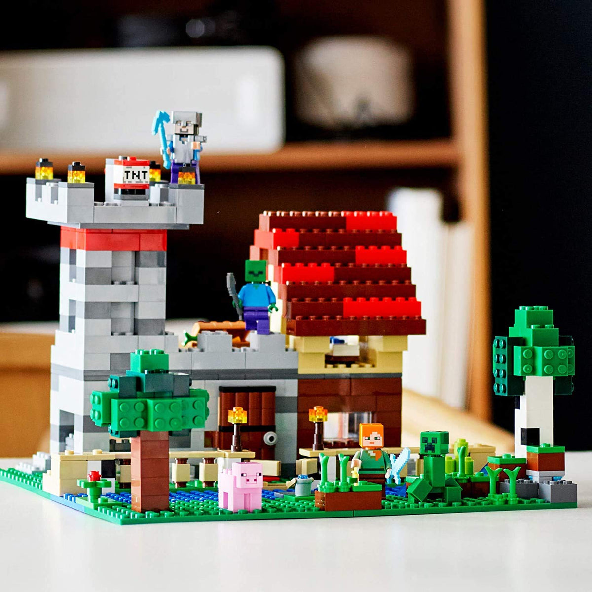 Minecraft Brick Construction Toy and Minifigures 564 Pieces R1288